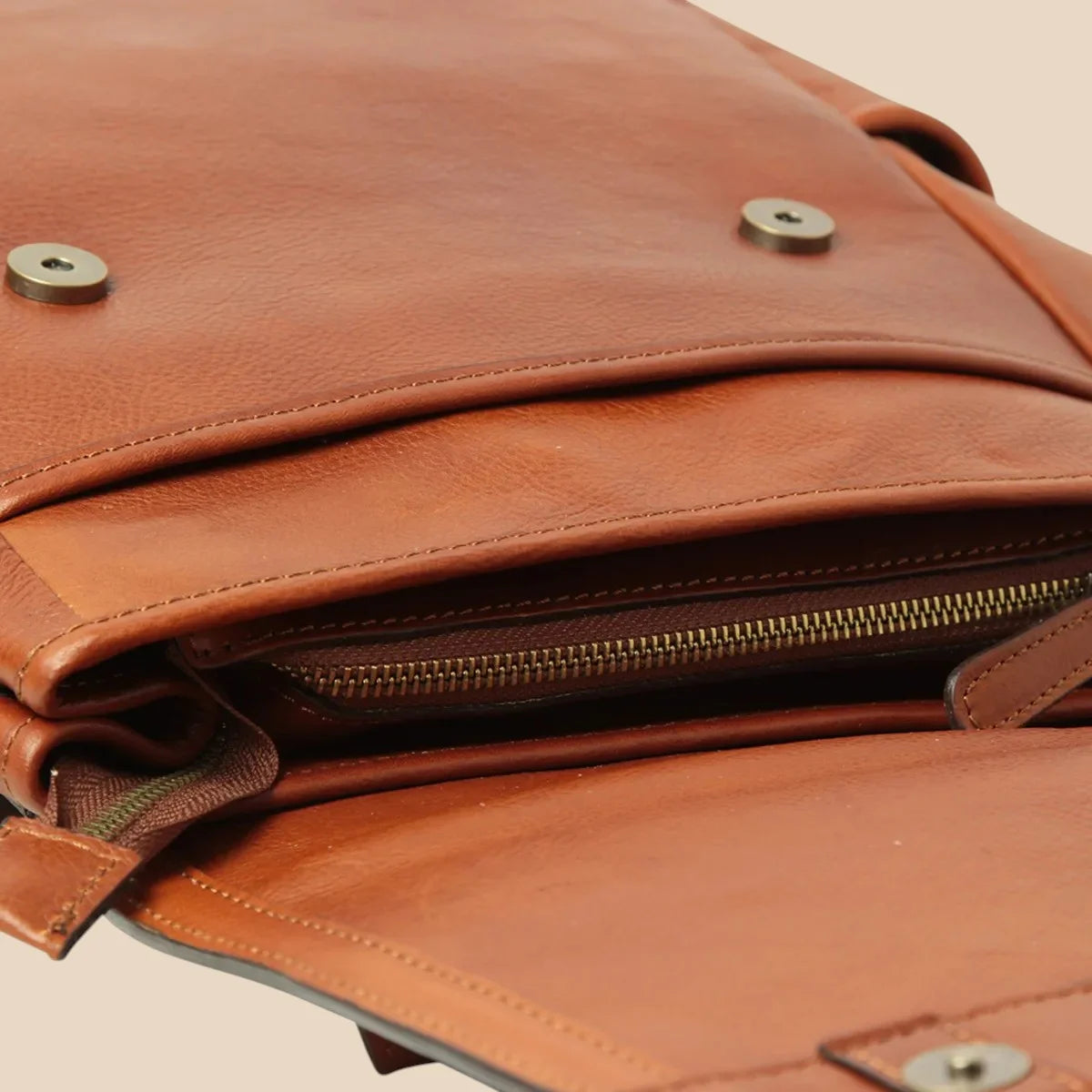 Soft Calfskin Leather Laptop Backpack With Backside Troller Strap - Image 3 | Bufalo d'Oro