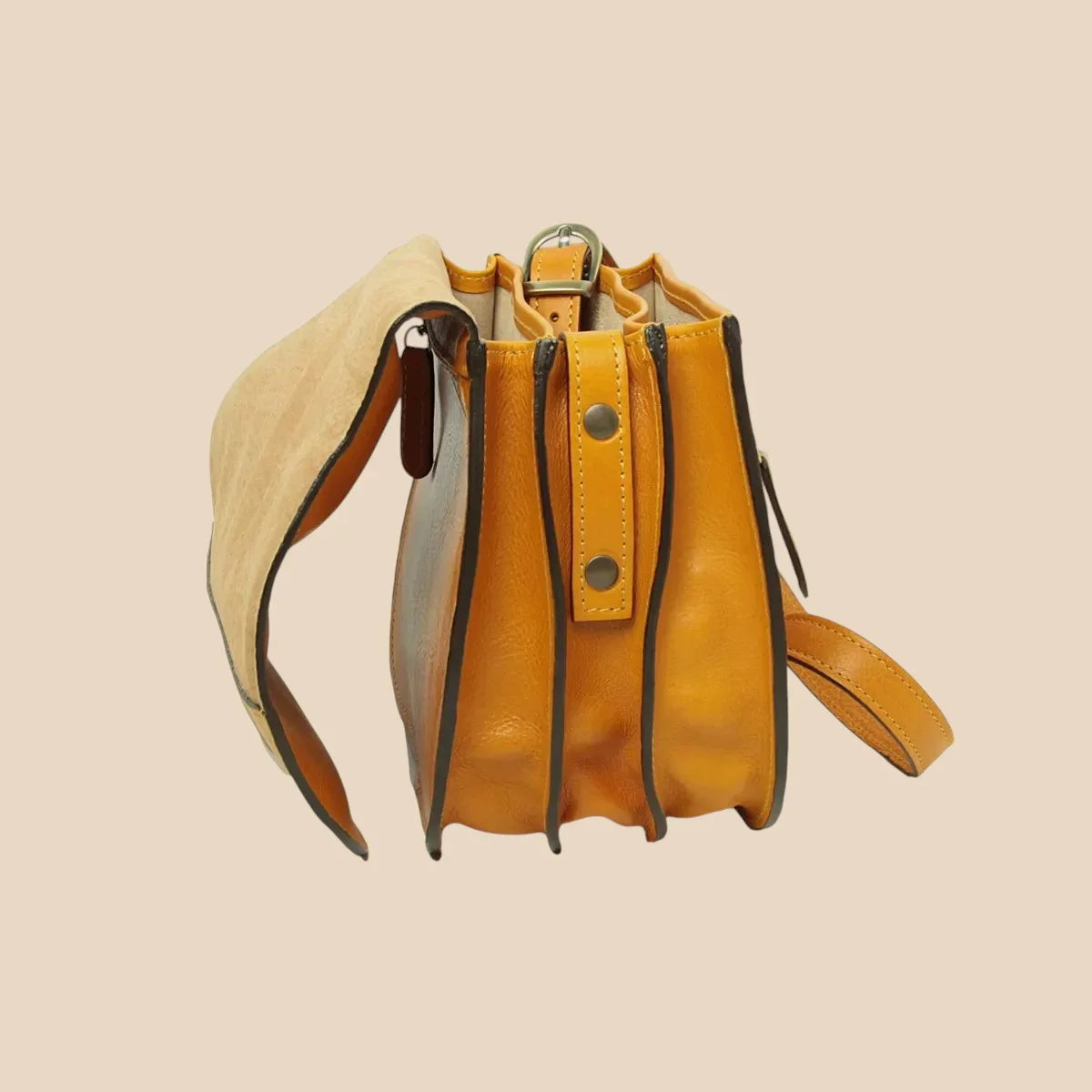Women's Shoulder Bag in Full-Grain Calfskin - Image 4 | Bufalo d'Oro