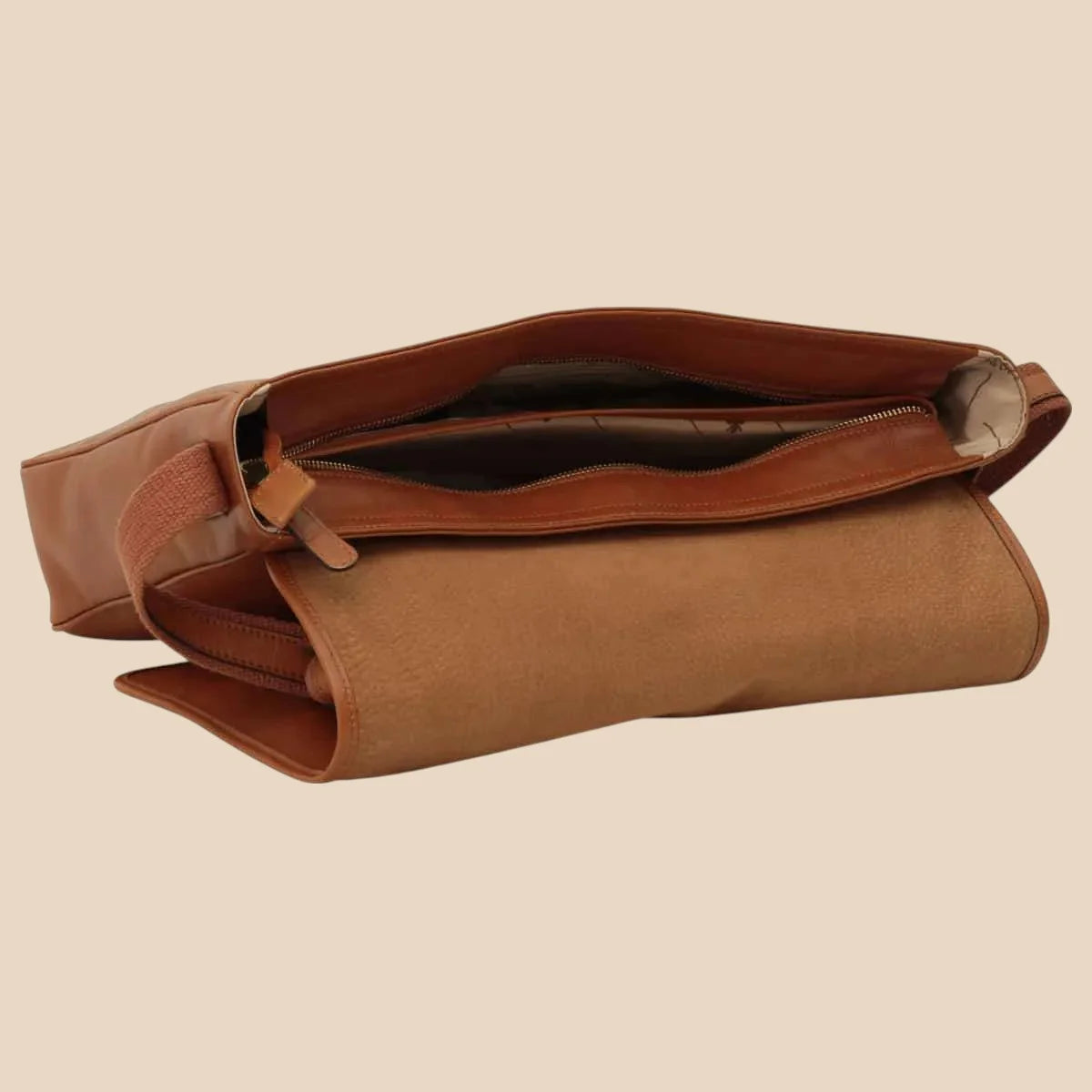 Large Leather Bag With Magnetic Closure - Image 24 | Bufalo d'Oro