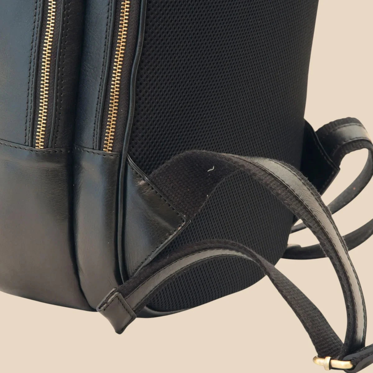 Leather Backpack With Exterior Zip Pockets - Image 19 | Bufalo d'Oro