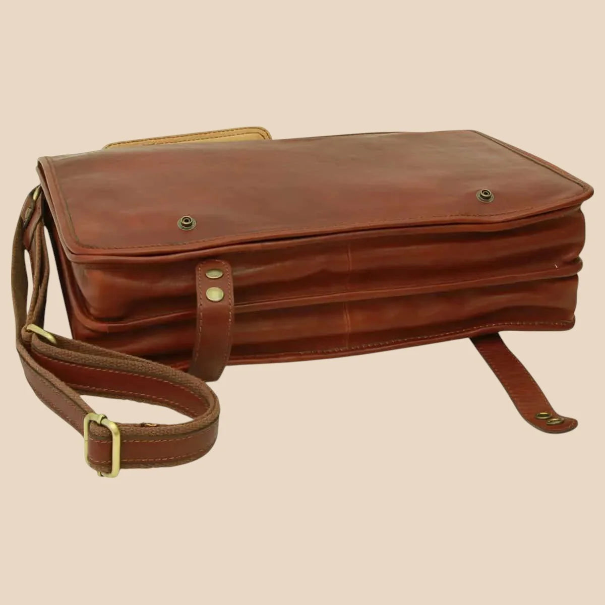 Calfskin Leather Messenger Bag - Image 7 | Bufalo d'Oro