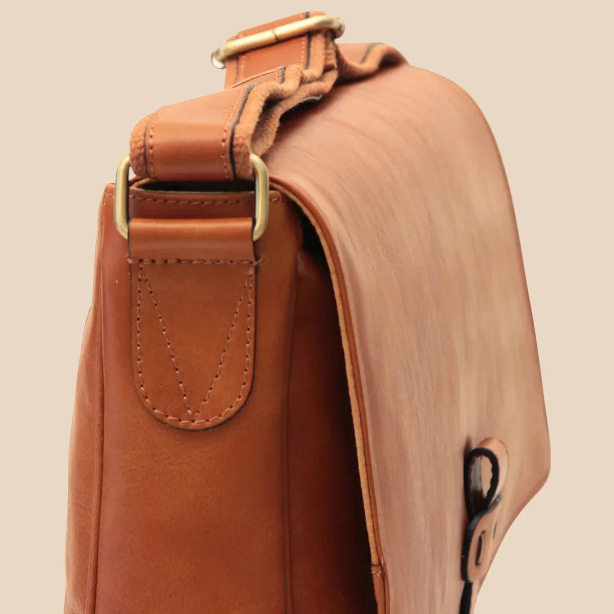 Cowhide Leather Messenger - Image 9 | Bufalo d'Oro