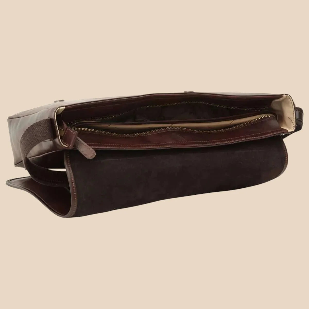 Large Leather Bag With Magnetic Closure - Image 8 | Bufalo d'Oro