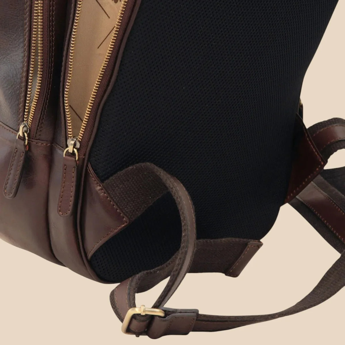 Leather Backpack With Exterior Zip Pockets - Image 3 | Bufalo d'Oro