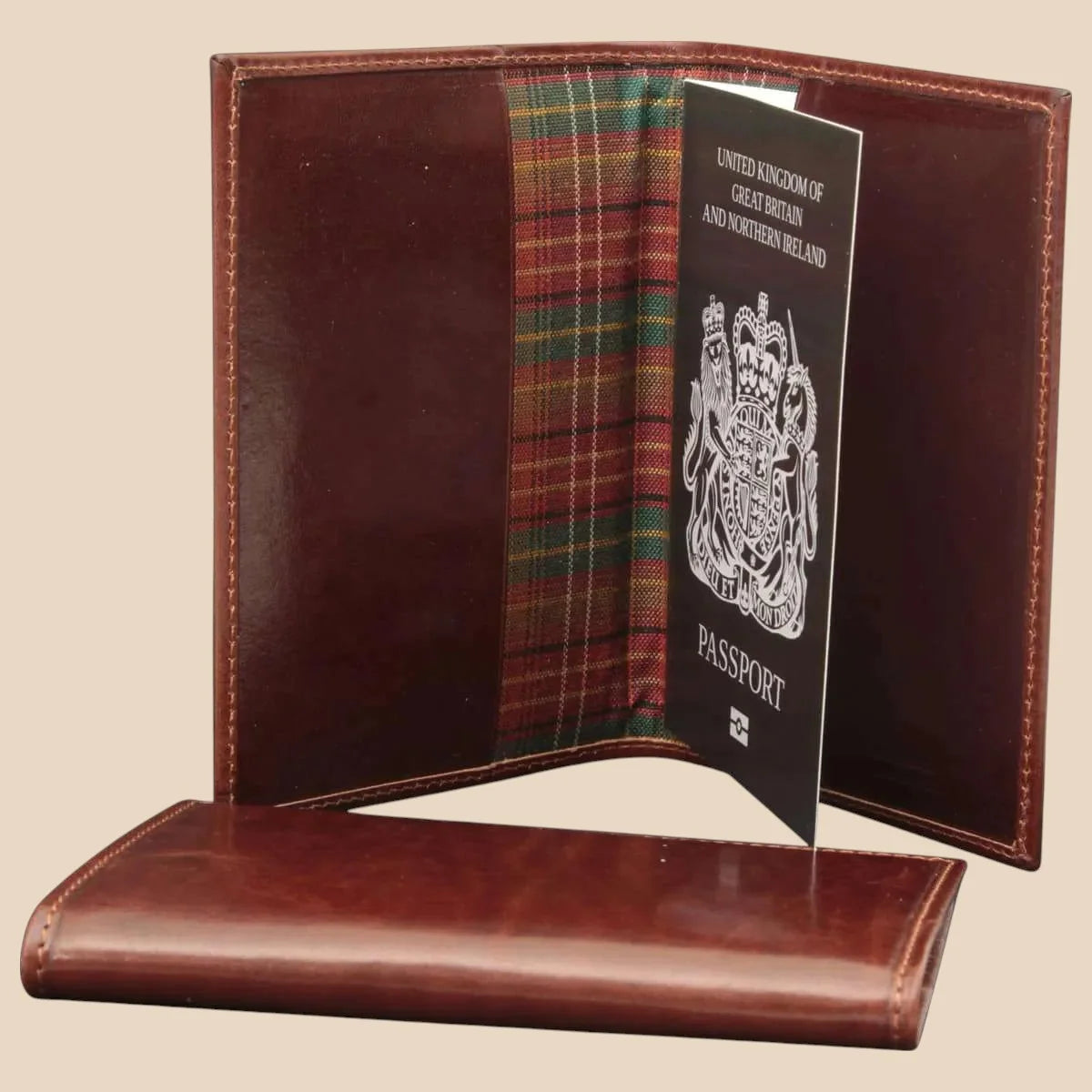 Leather Passport Holder - Image 1 | Bufalo d'Oro
