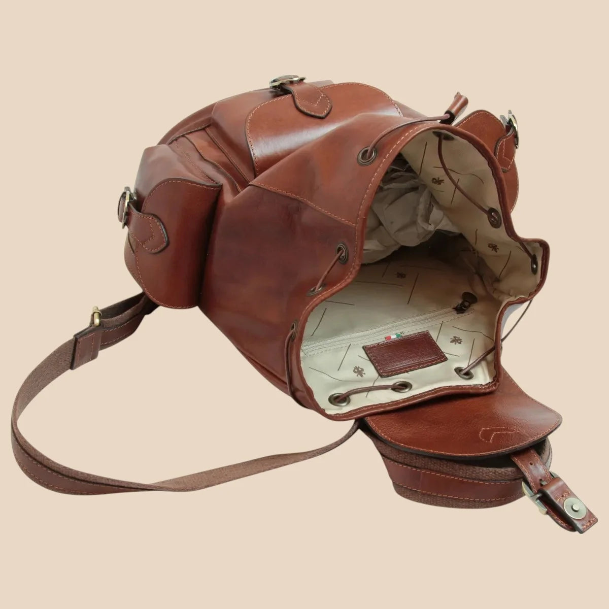 Leather Backpack With 3 Exterior Pockets - Image 5 | Bufalo d'Oro