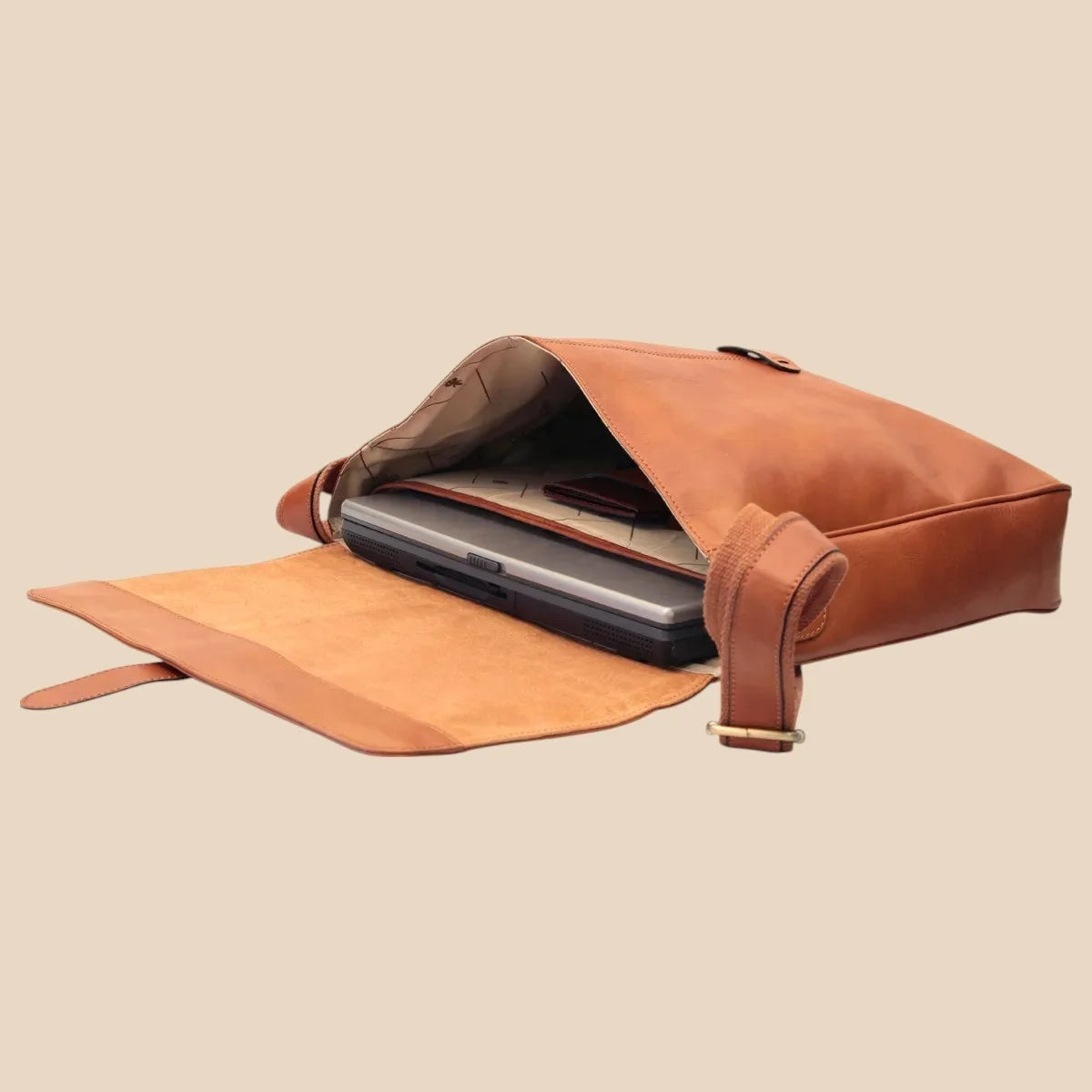 Cowhide Leather Messenger - Image 7 | Bufalo d'Oro