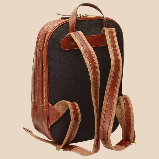 Leather Backpack With Exterior Zip Pockets - Image 2 | Bufalo d'Oro