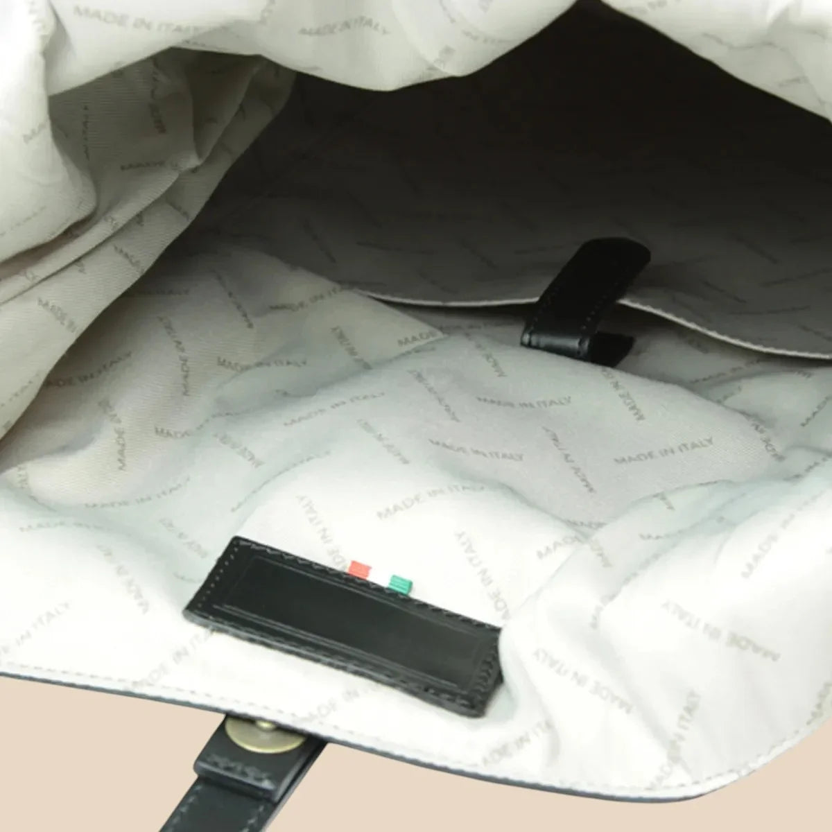 Full-Grain Leather Backpack - Image 11 | Bufalo d'Oro