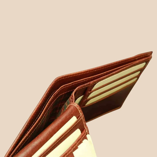 Cowhide Leather Bifold Wallet with RFID Blocking Technology - Image 2 | Bufalo d'Oro