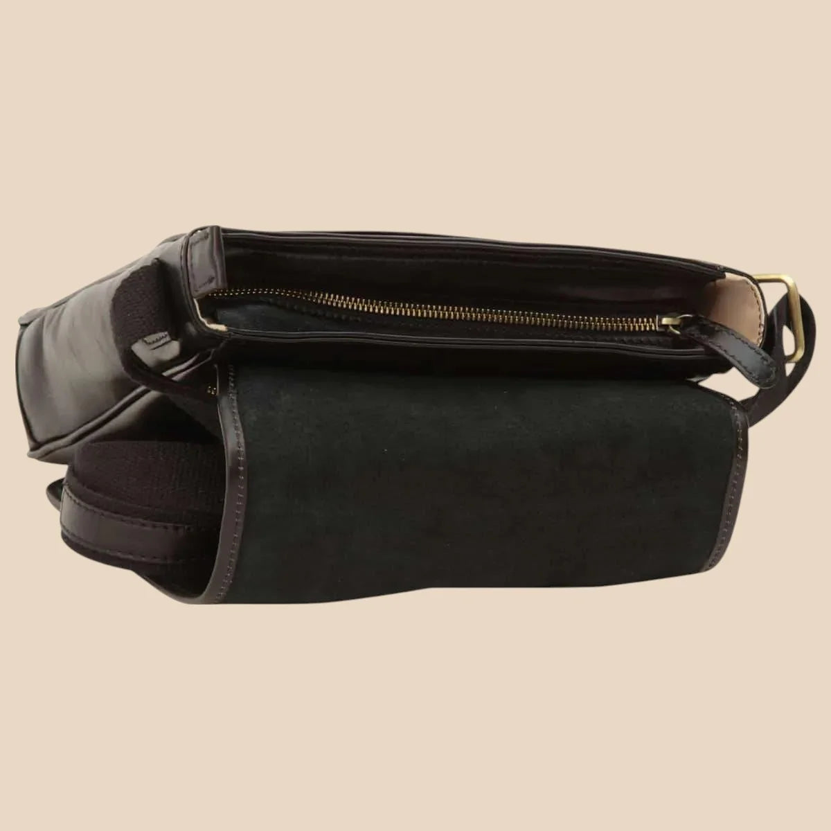 Medium Leather Bag With Double Magnetic Closure - Image 18 | Bufalo d'Oro
