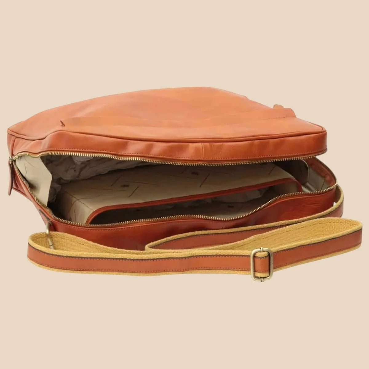 Vachetta Leather Messenger - Image 3 | Bufalo d'Oro