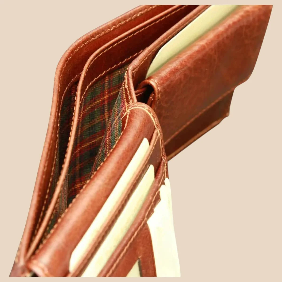 Leather Bifold Wallet With Coin Pocket - Image 4 | Bufalo d'Oro