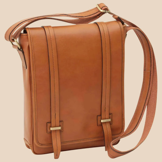 Medium Leather Bag With Double Magnetic Closure - Image 1 | Bufalo d'Oro