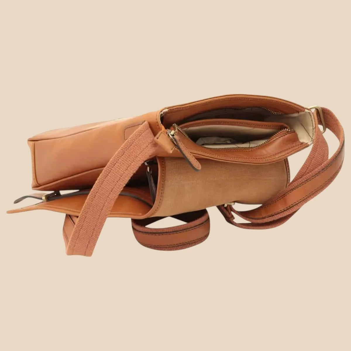 Medium Leather Bag With Double Magnetic Closure - Image 10 | Bufalo d'Oro