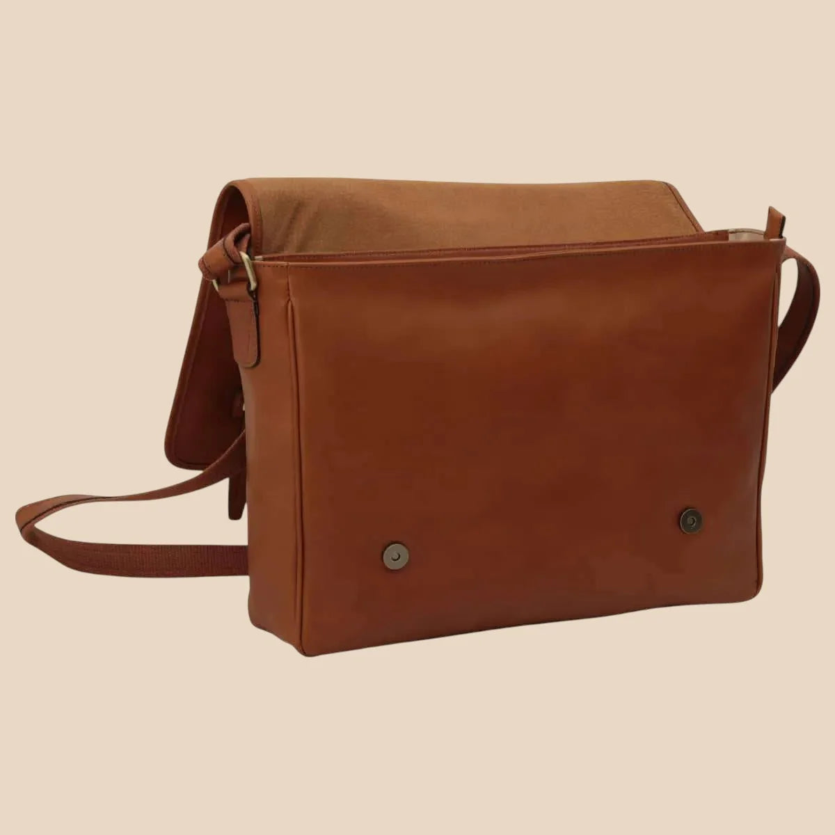 Large Leather Bag With Magnetic Closure - Image 3 | Bufalo d'Oro