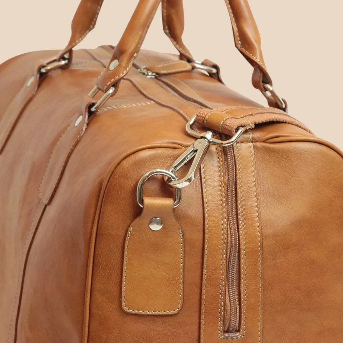 Oiled Calfskin Leather Duffel Bag - Image 15 | Bufalo d'Oro