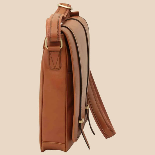 Medium Leather Bag With Double Magnetic Closure - Image 2 | Bufalo d'Oro