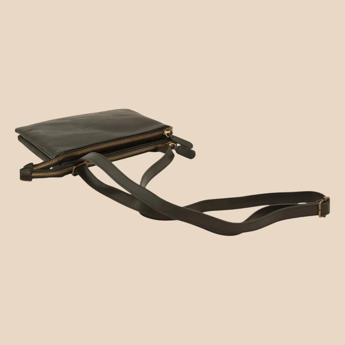 Full-Grain Calfskin Shoulder Bag - Image 14 | Bufalo d'Oro