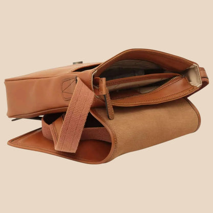 Small Leather Bag With Magnetic Closure - Image 3 | Bufalo d'Oro