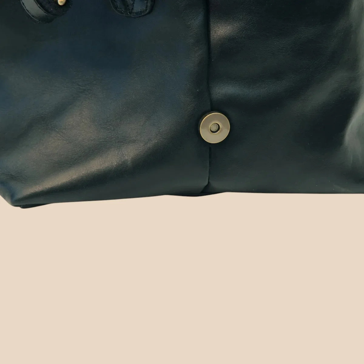 Cowhide Leather Travel Bag - Image 16 | Bufalo d'Oro
