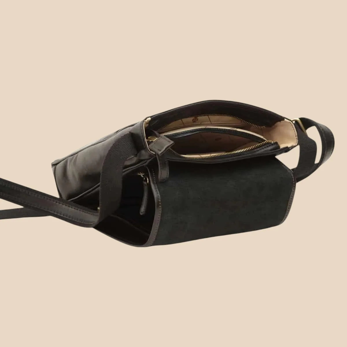Medium Leather Bag With Double Magnetic Closure - Image 7 | Bufalo d'Oro